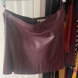Gorgeous Banana Republic leather purple mini, size 14